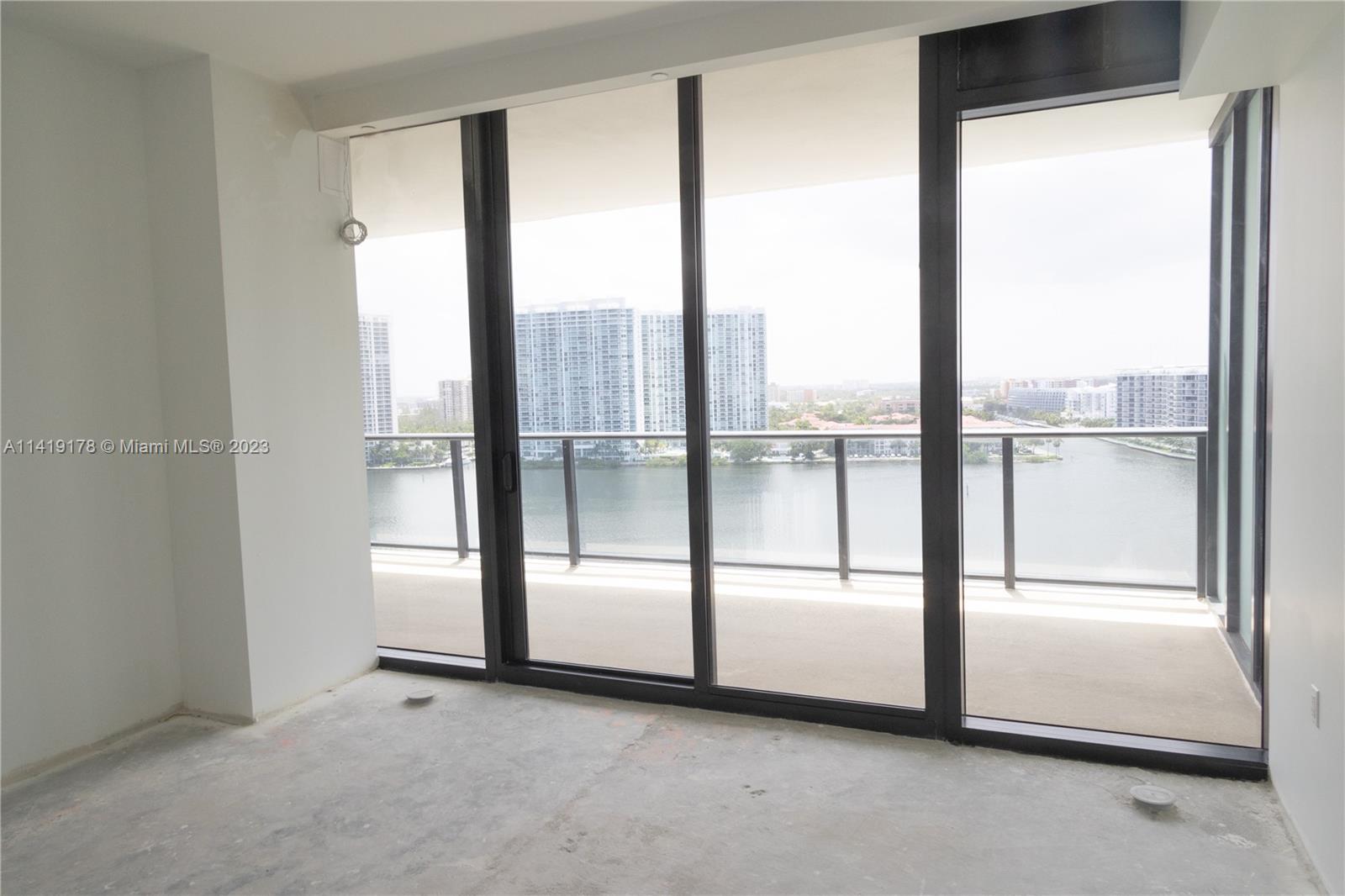 PRIVE CONDO - Residential