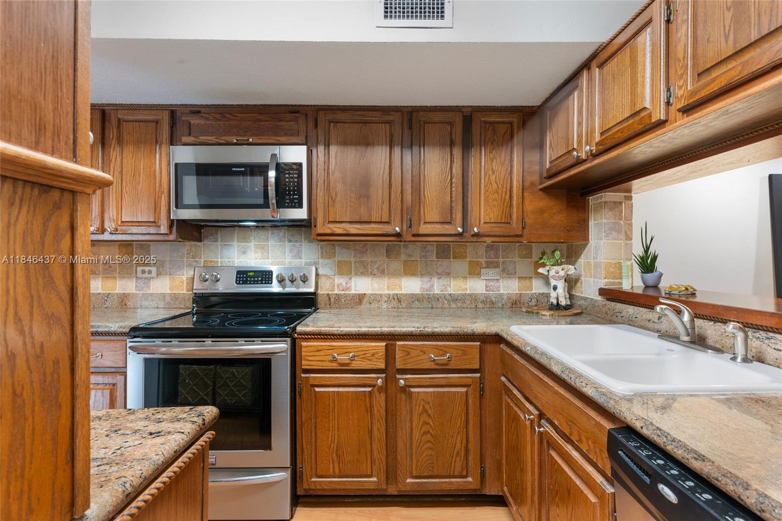 KENDALL GLENN CONDO - Residential