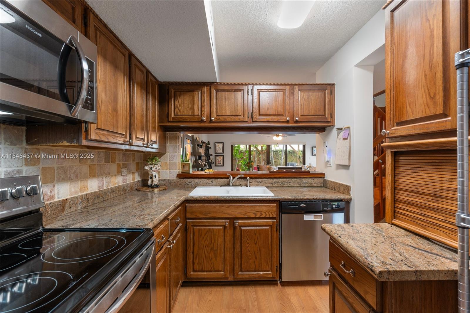 KENDALL GLENN CONDO - Residential