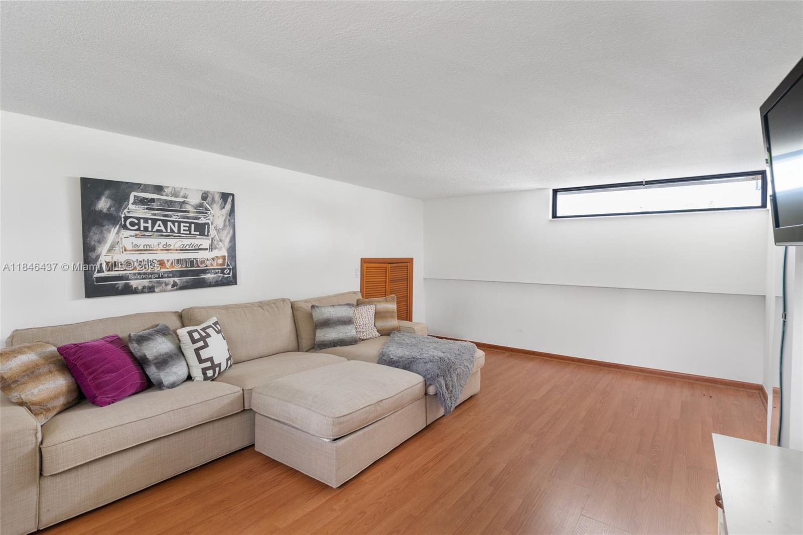 KENDALL GLENN CONDO - Residential