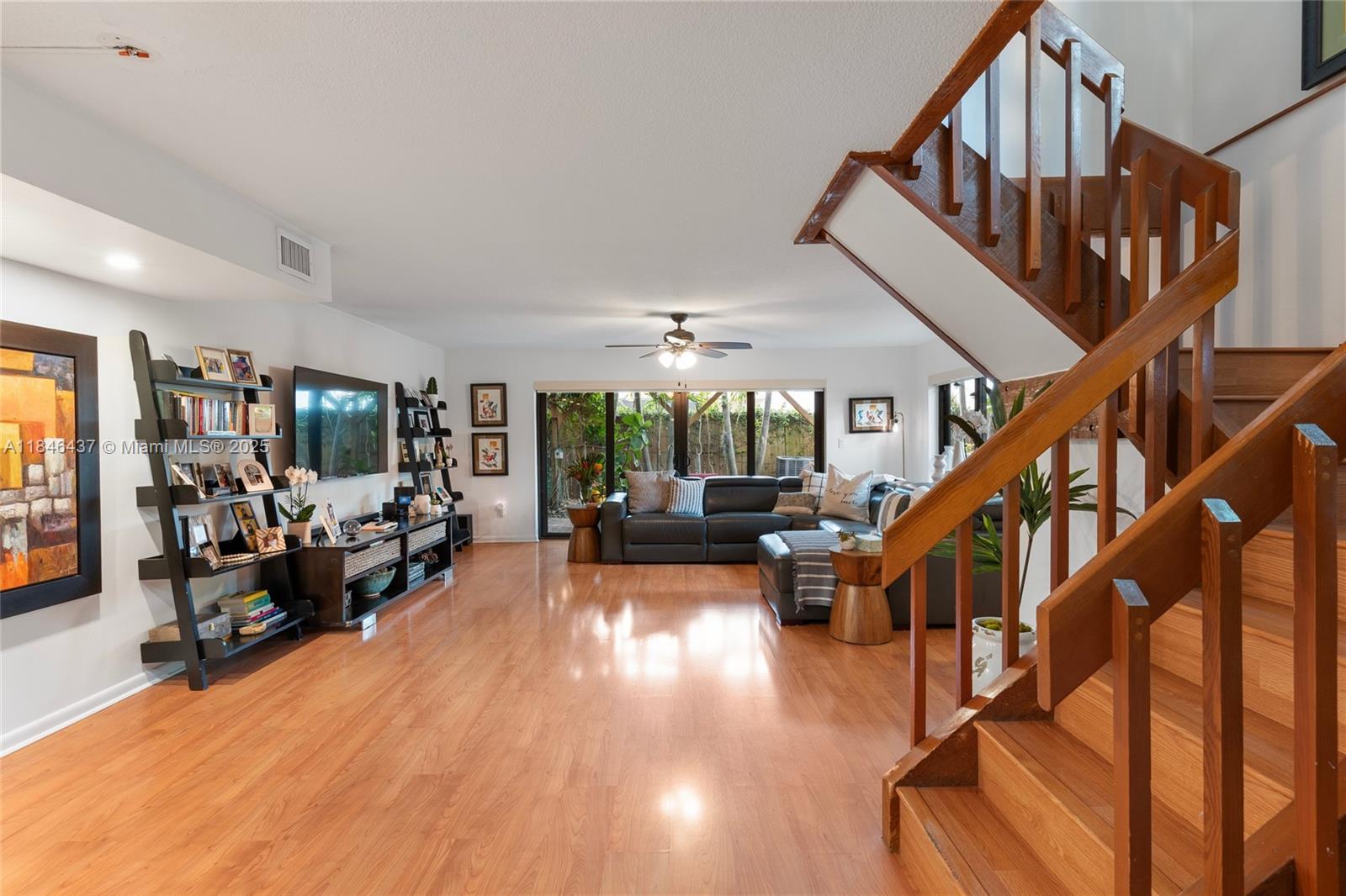 KENDALL GLENN CONDO - Residential