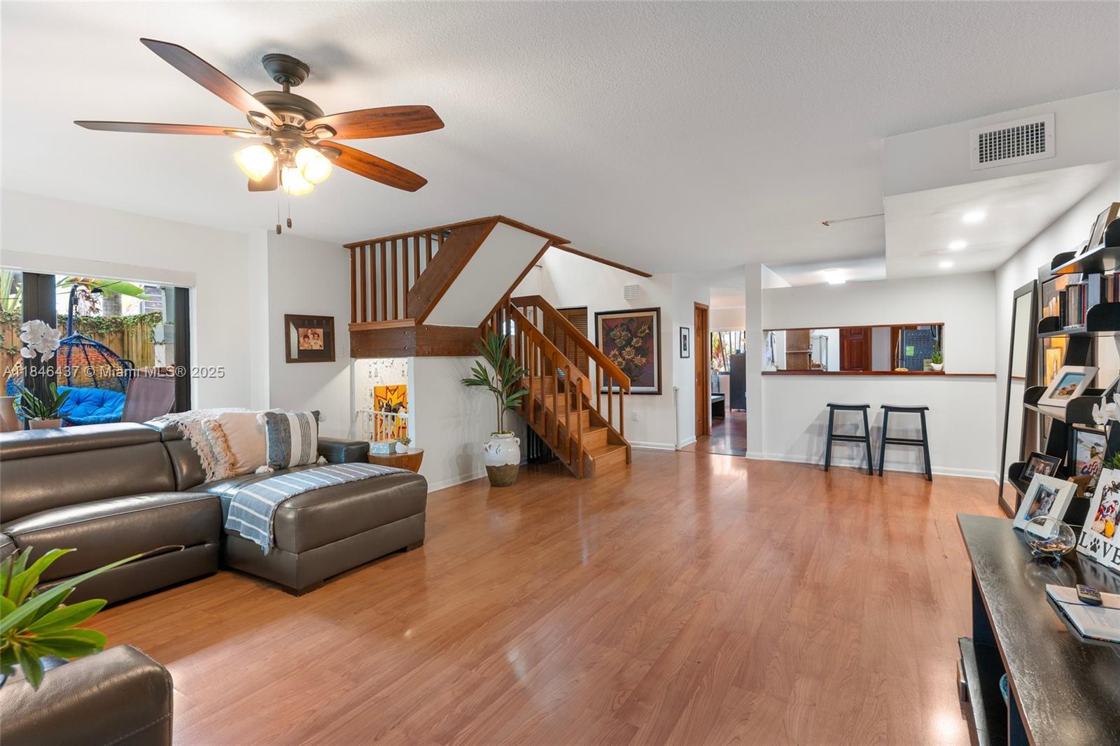 KENDALL GLENN CONDO - Residential