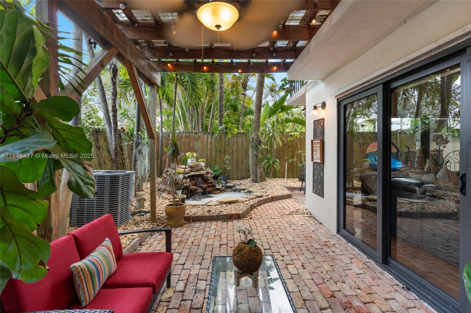 KENDALL GLENN CONDO - Residential