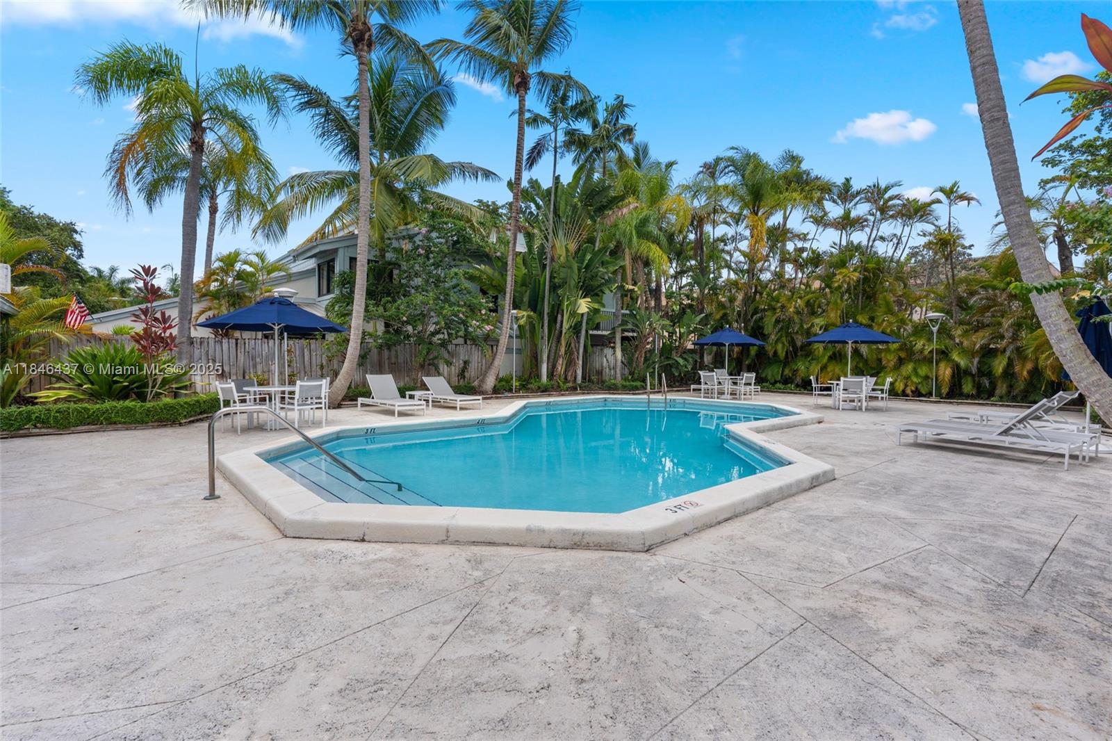 KENDALL GLENN CONDO - Residential