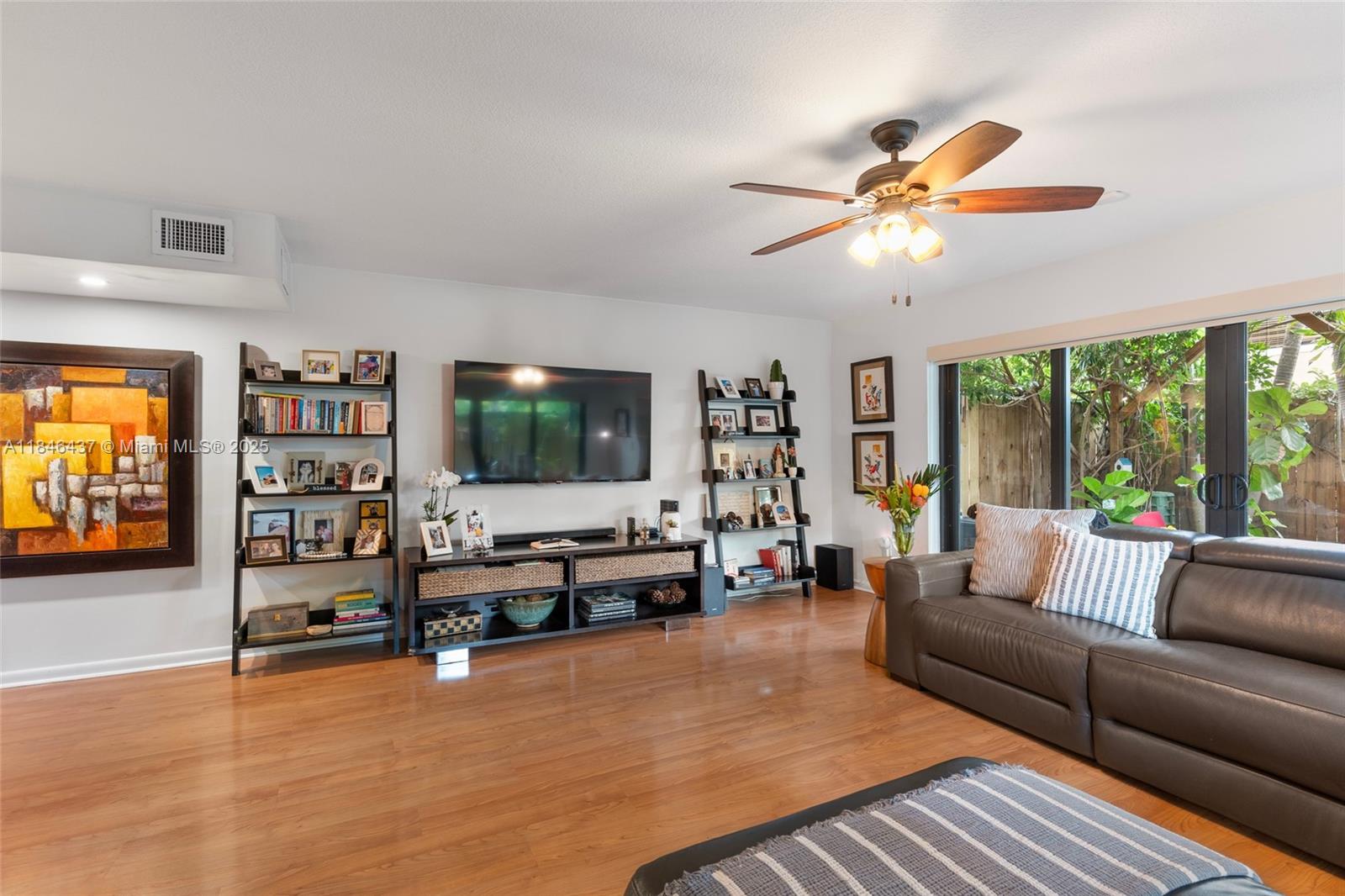 KENDALL GLENN CONDO - Residential