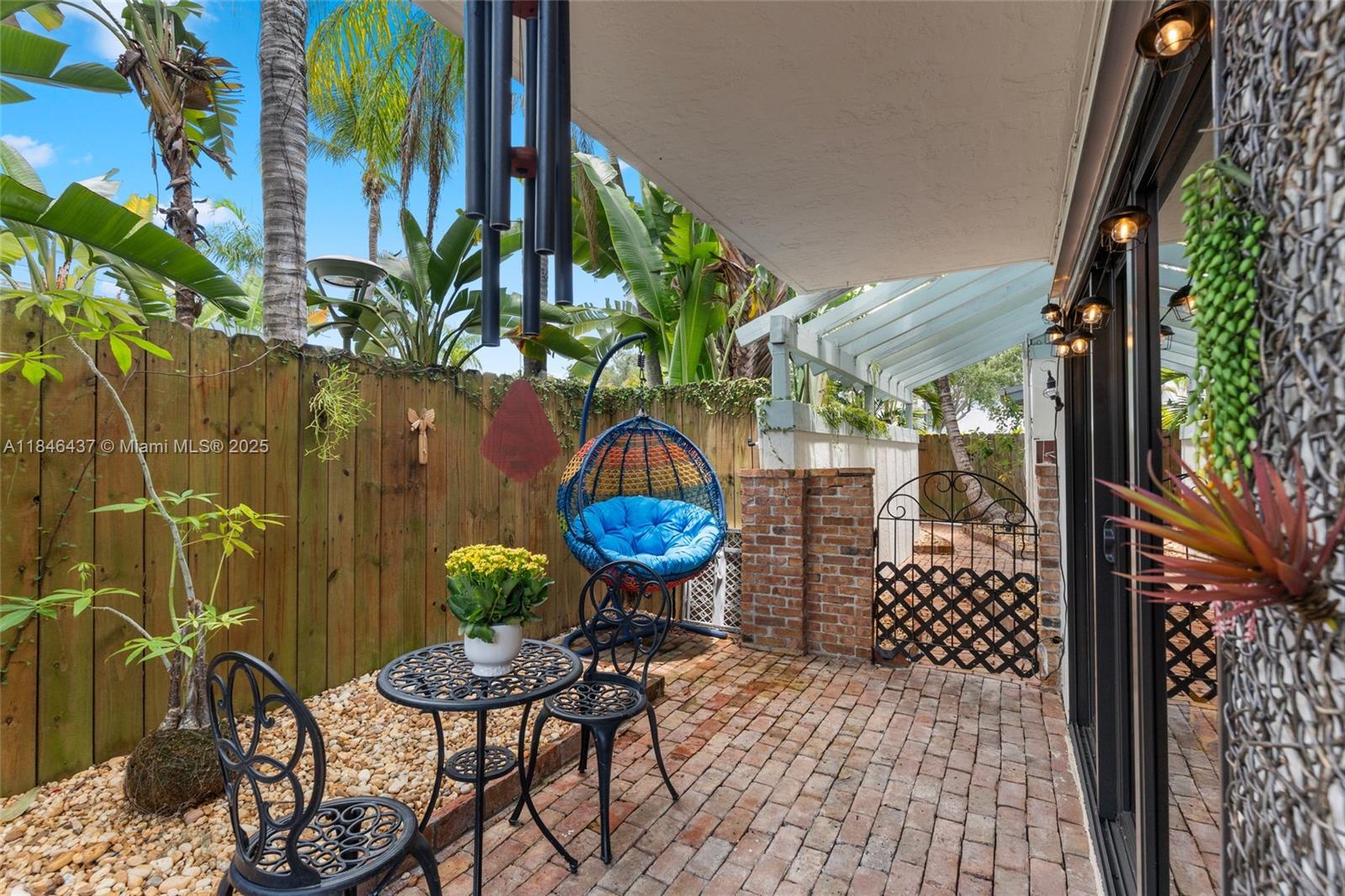 KENDALL GLENN CONDO - Residential