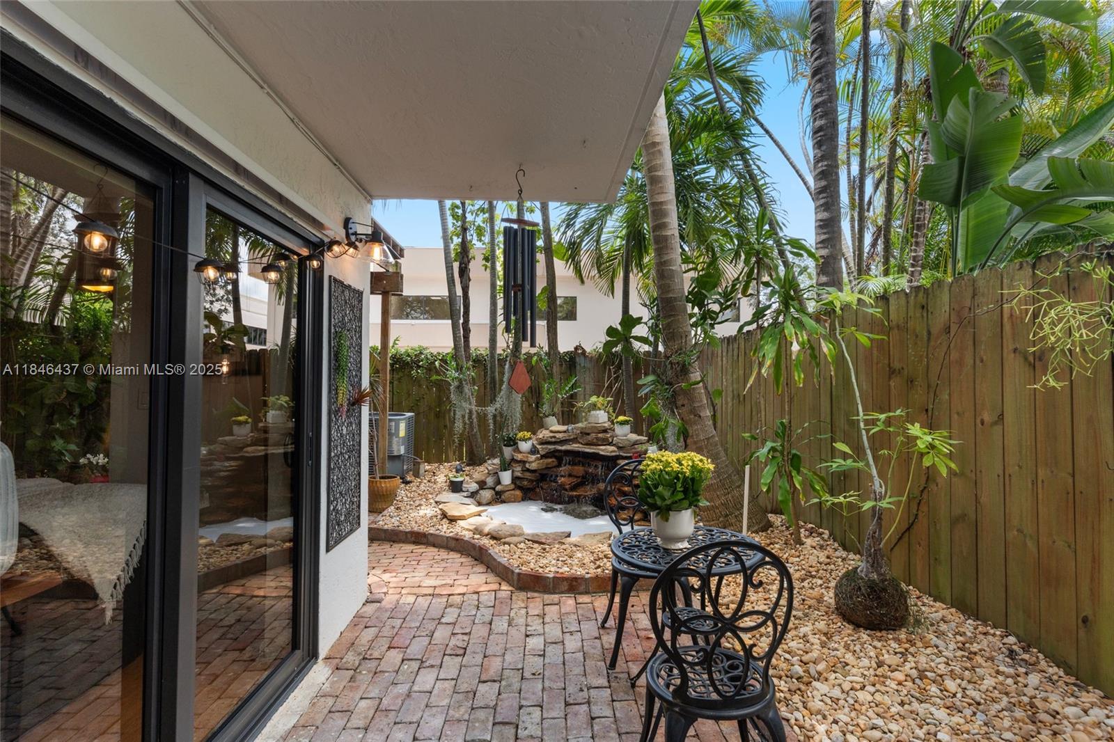 KENDALL GLENN CONDO - Residential