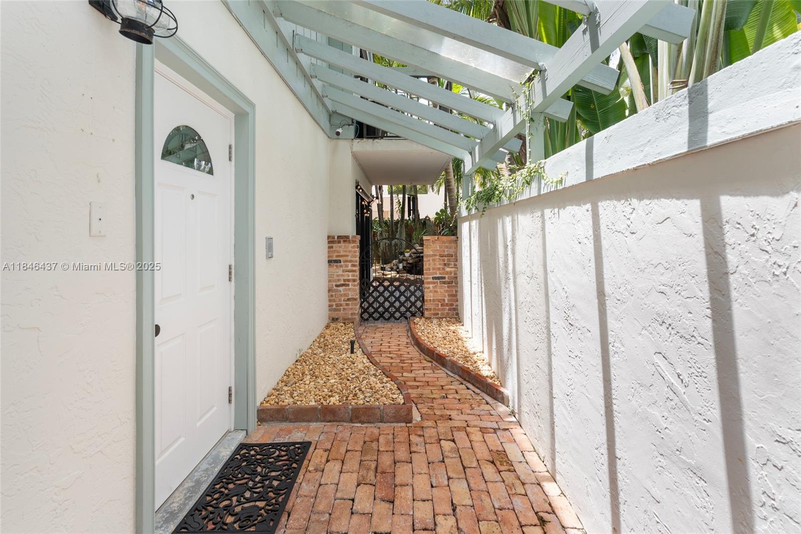 KENDALL GLENN CONDO - Residential