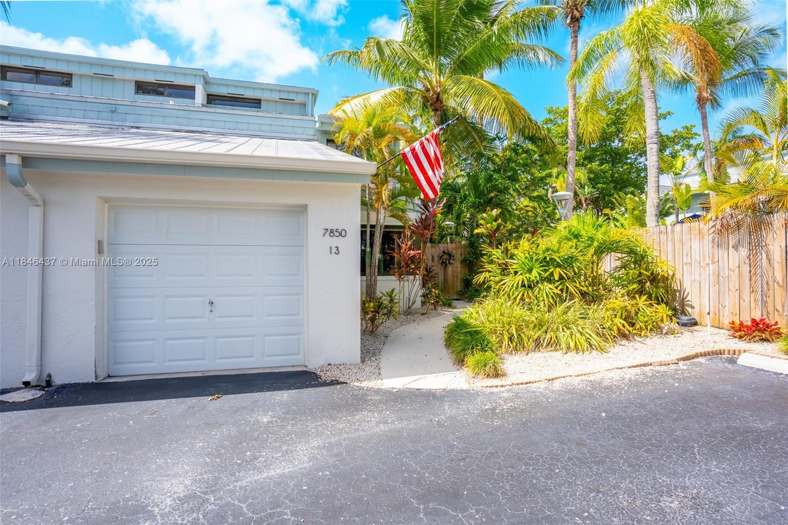 KENDALL GLENN CONDO - Residential