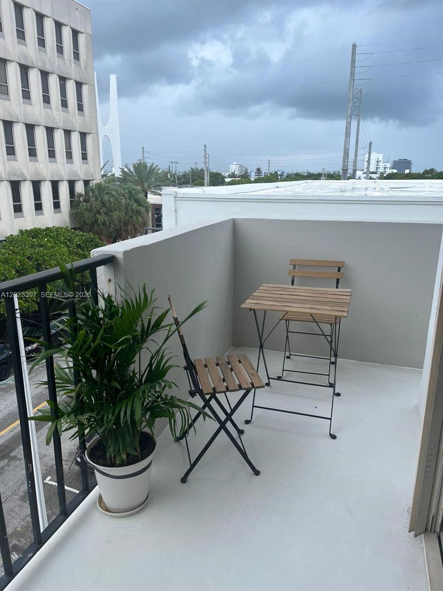 HARDING VILLAS CONDO - Residential