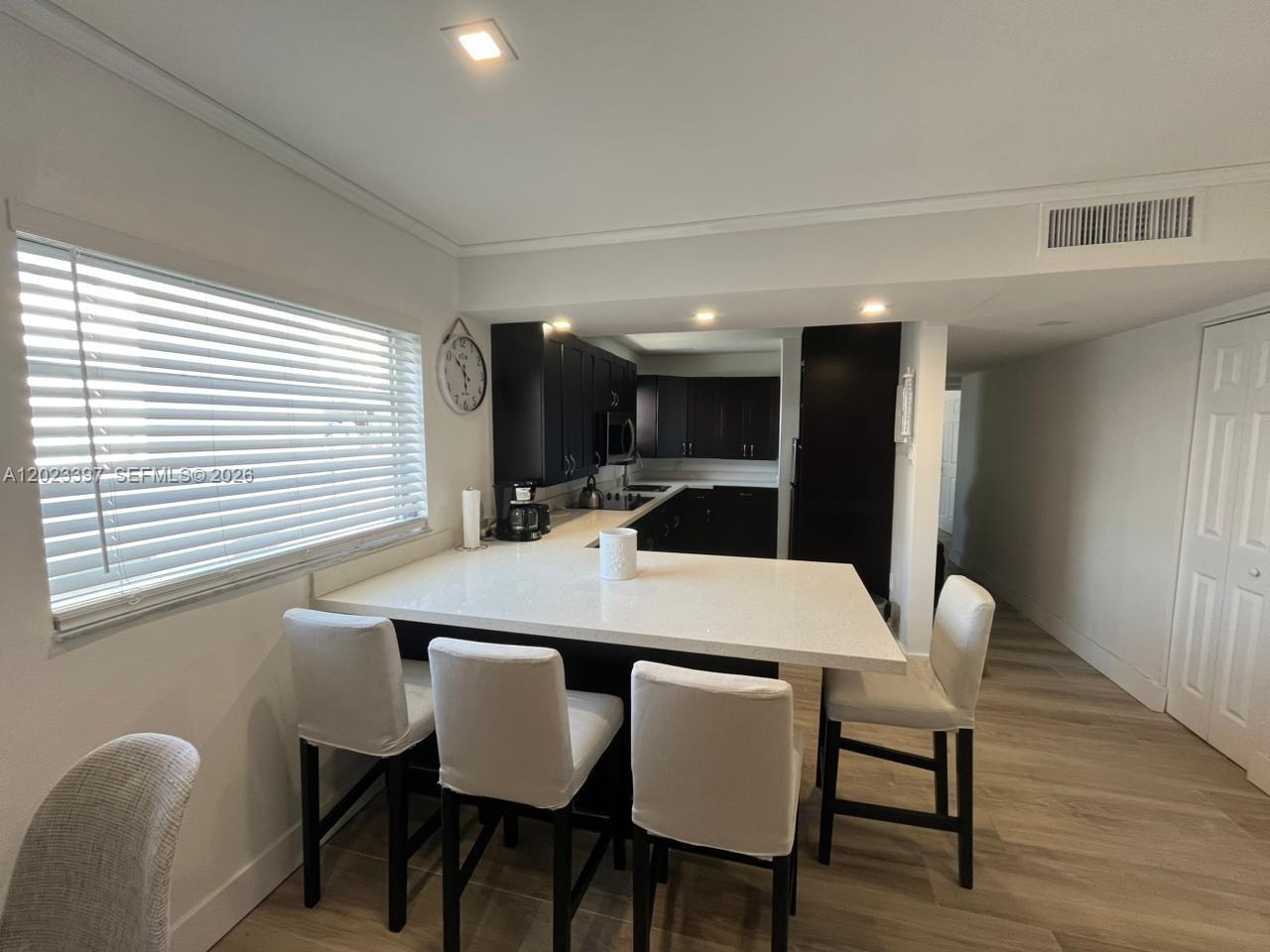 HARDING VILLAS CONDO - Residential