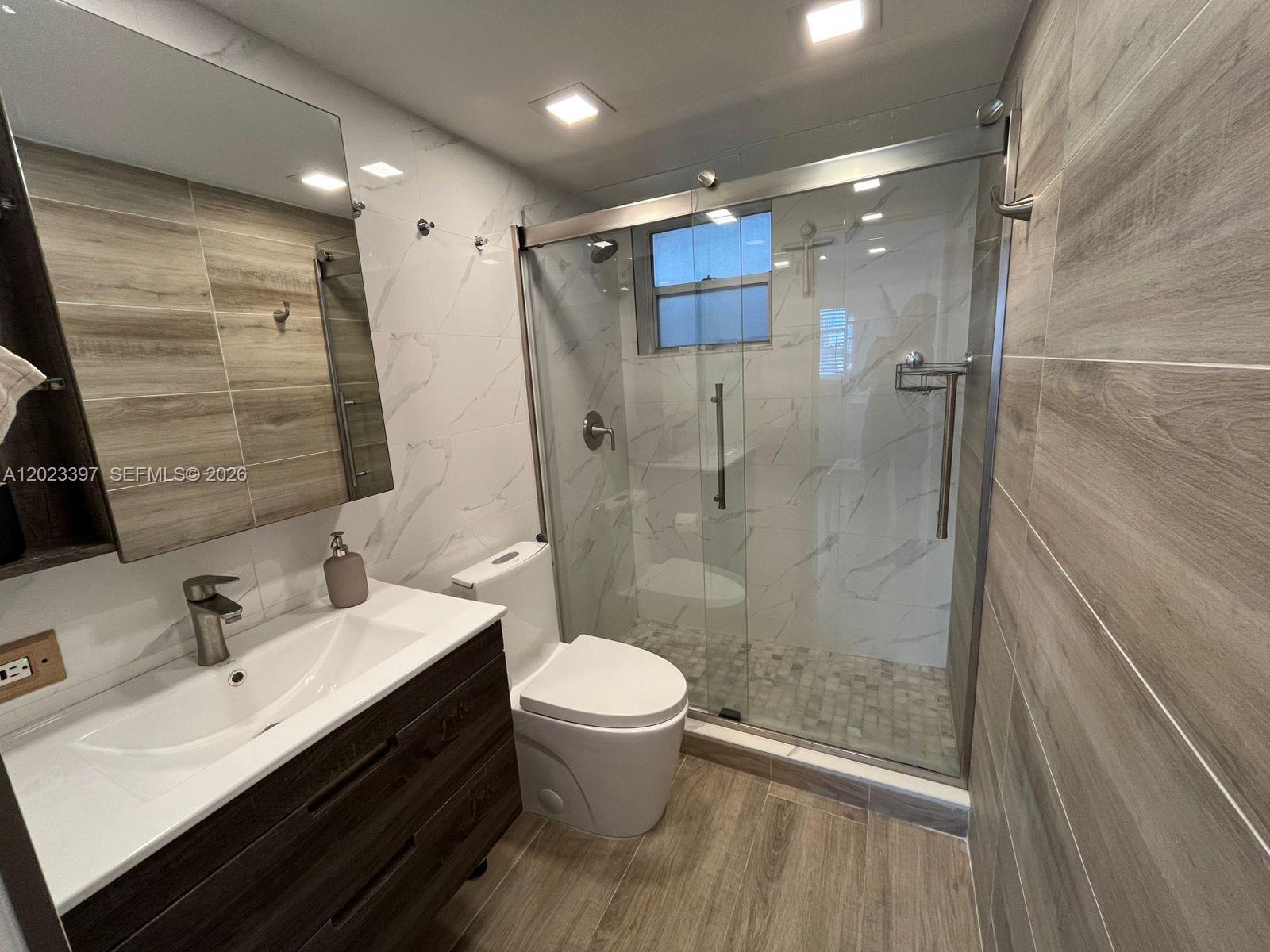 HARDING VILLAS CONDO - Residential