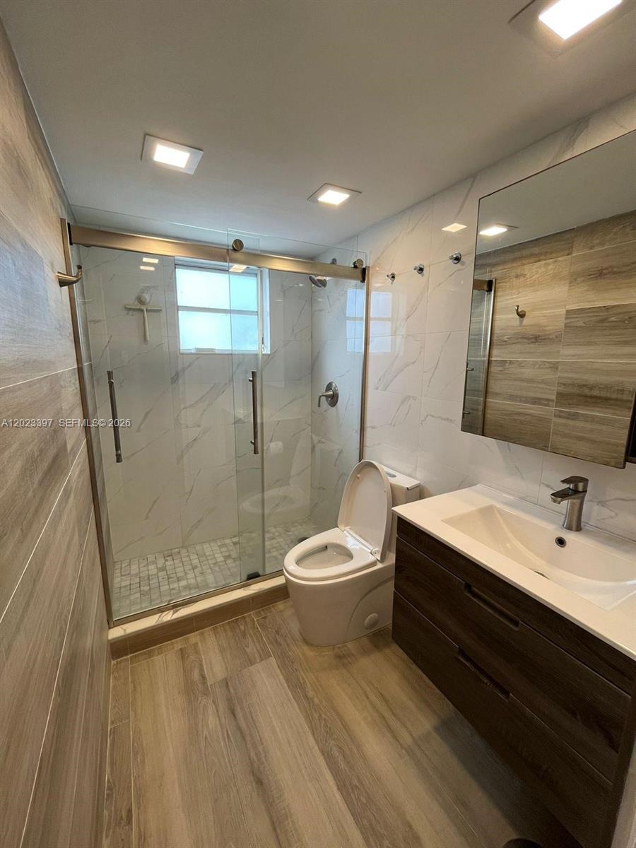 HARDING VILLAS CONDO - Residential