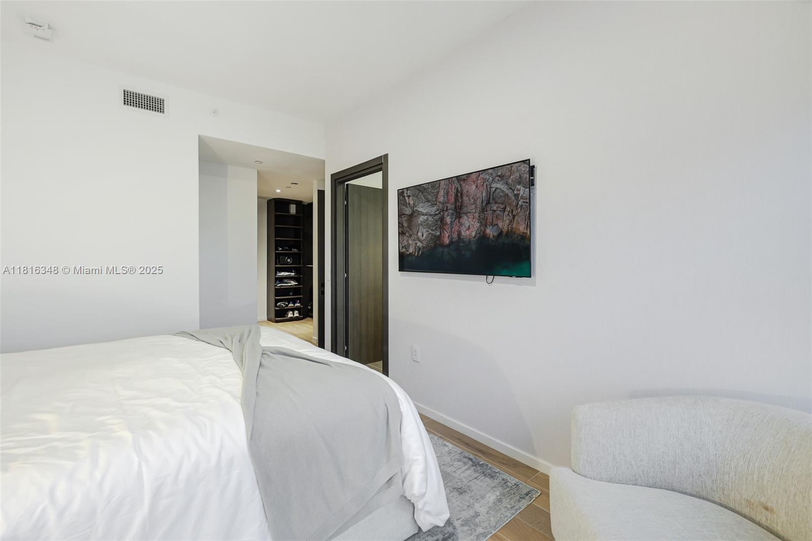 THE ELSER CONDO - Residential