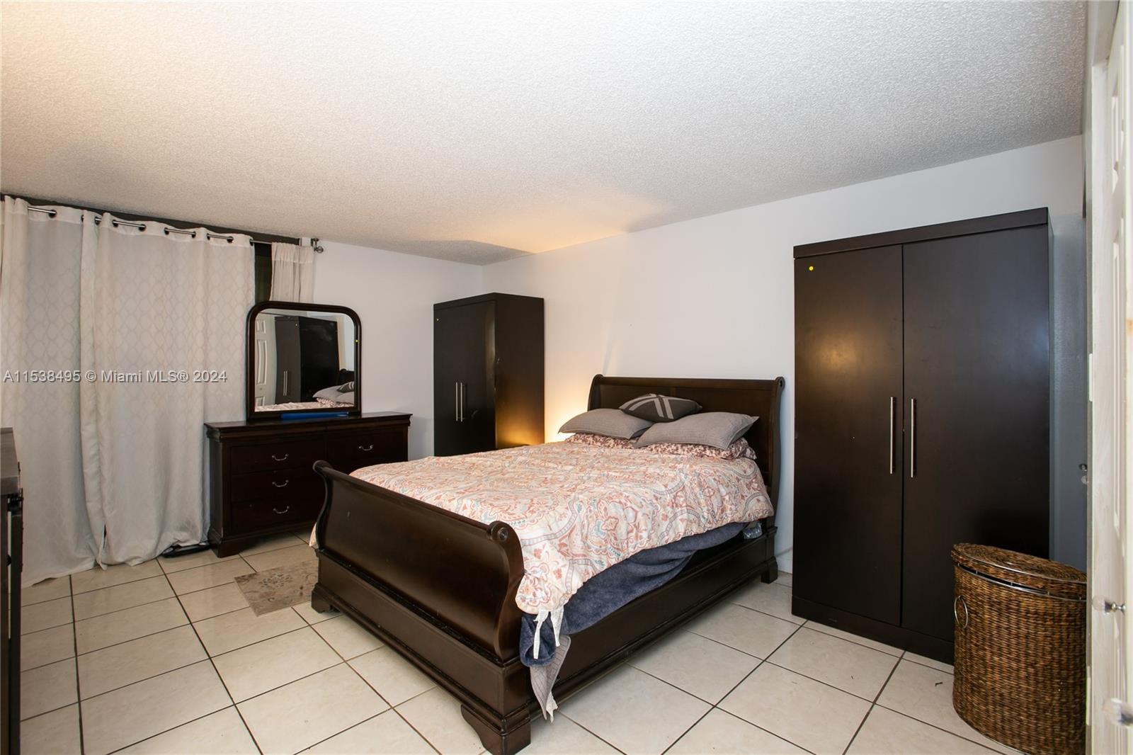 VILLA DORADA CONDO NO 2 - Residential