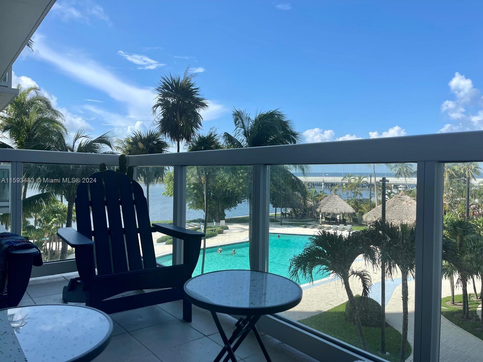 Live on the Historical Brickell Avenue on a 2 Bedrooms 2 bathrooms + Den and Laundry. The unit Remodeled kitchen and Bathrooms all unit kept in an impecable condition. The rent includes Free A/C electrical consumption, Cable and Internet. Brickell Townhouse offers lots of amenities including Pool, Jacuzzi Tennis Courts, Gym, Delicatessen Market, Party Room.