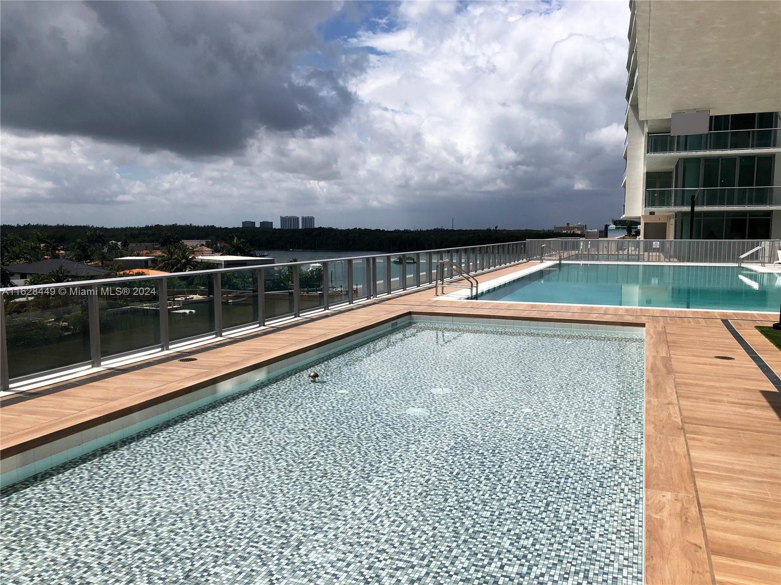 PARQUE TOWERS CONDO - Residential