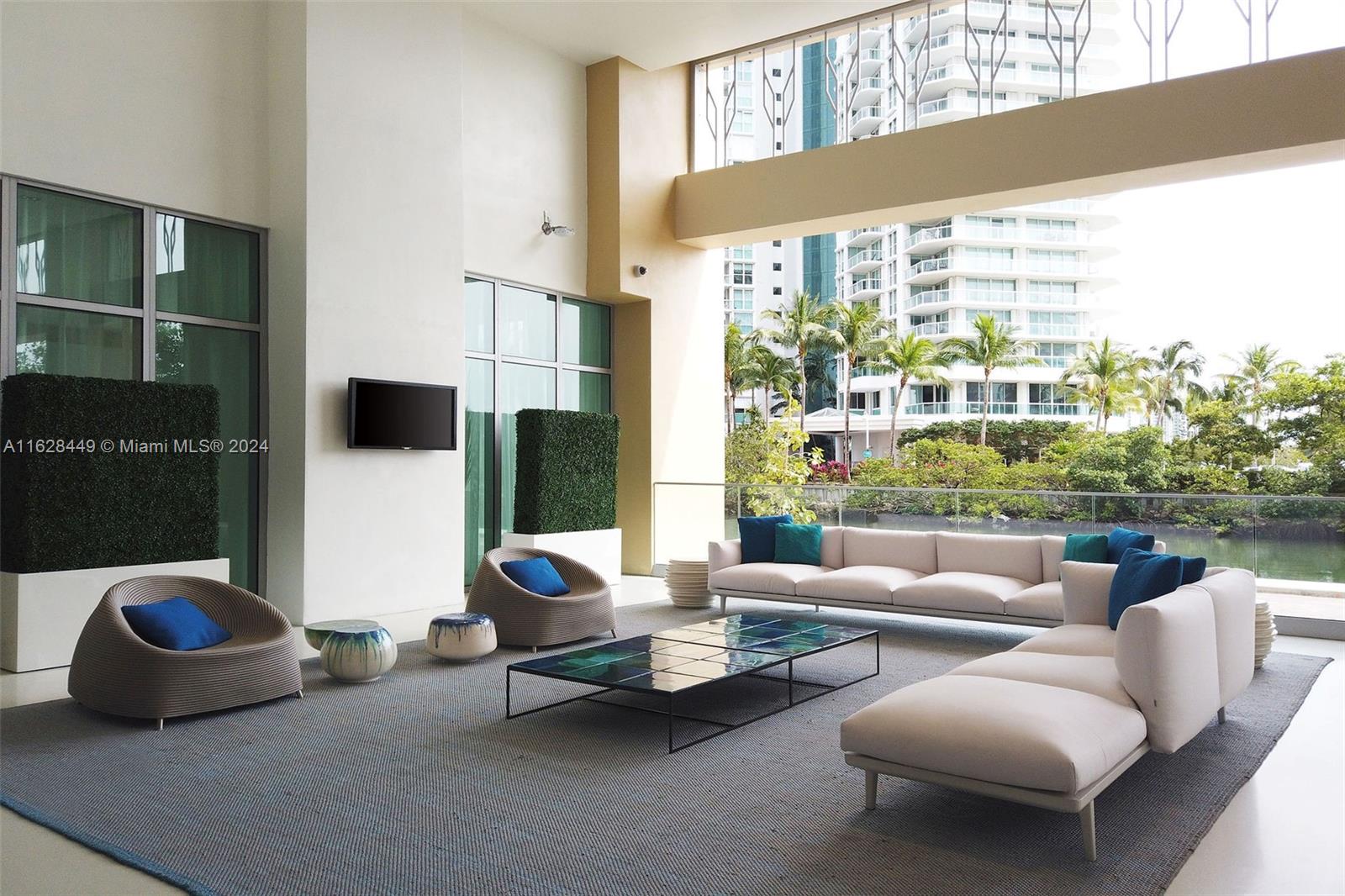 PARQUE TOWERS CONDO - Residential