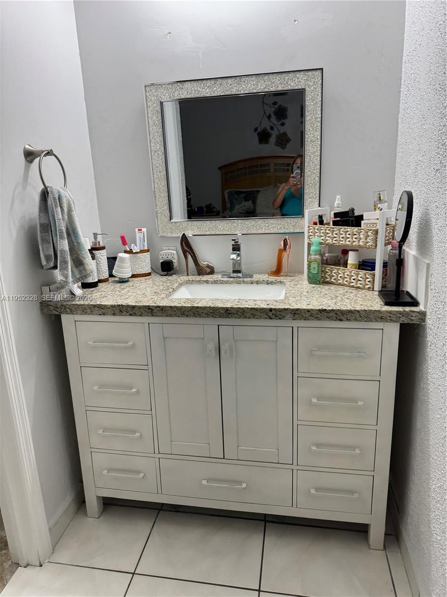 CASA REAL CONDO - Residential