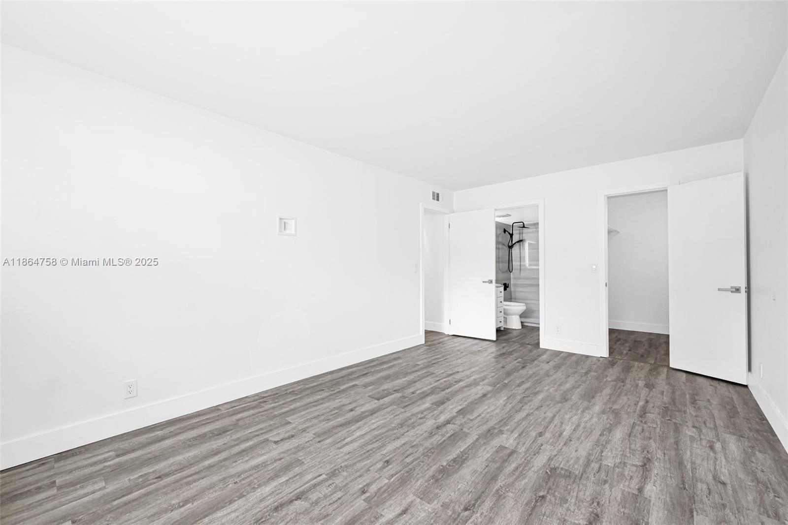 545 Trace Cir 101