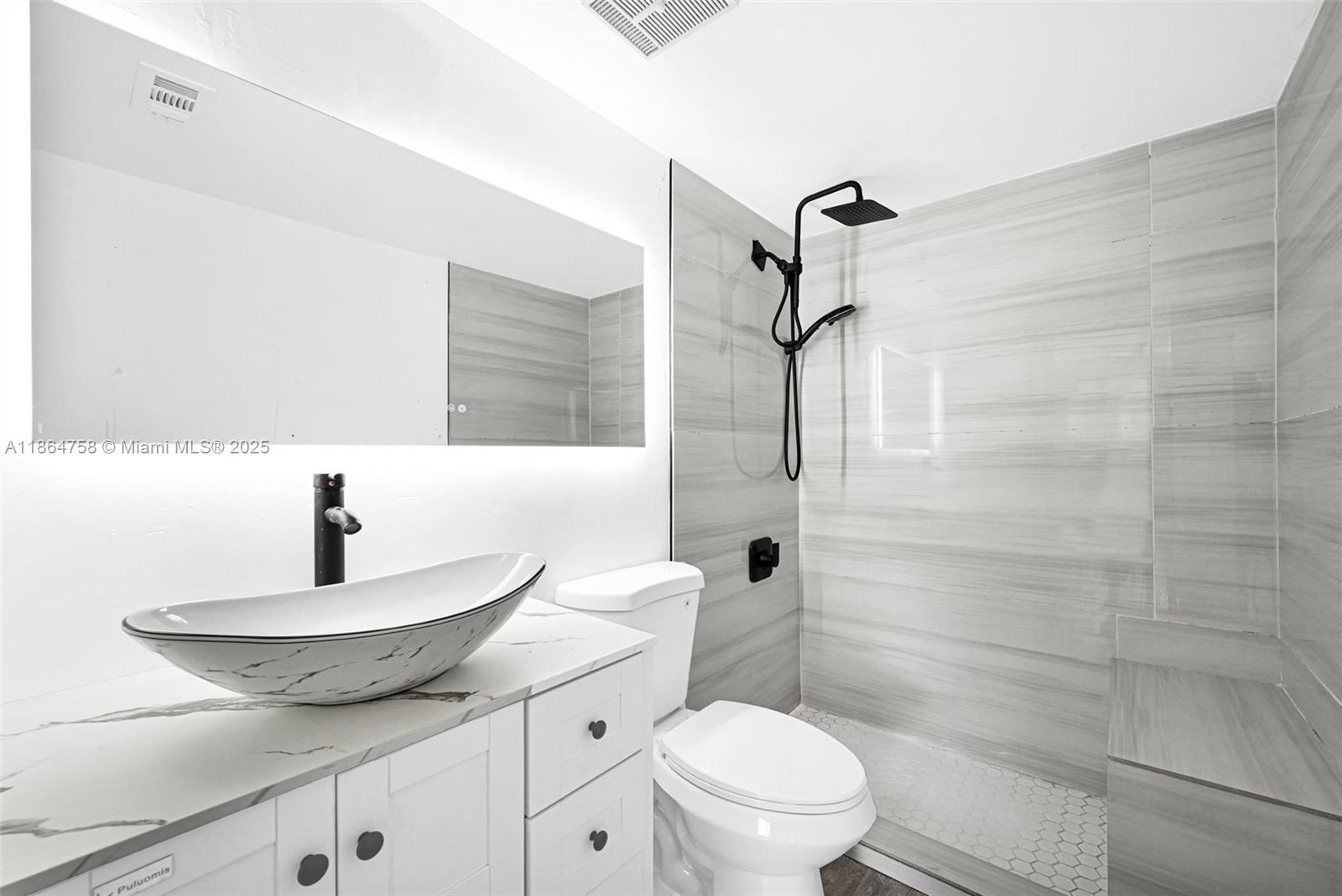 545 Trace Cir 101