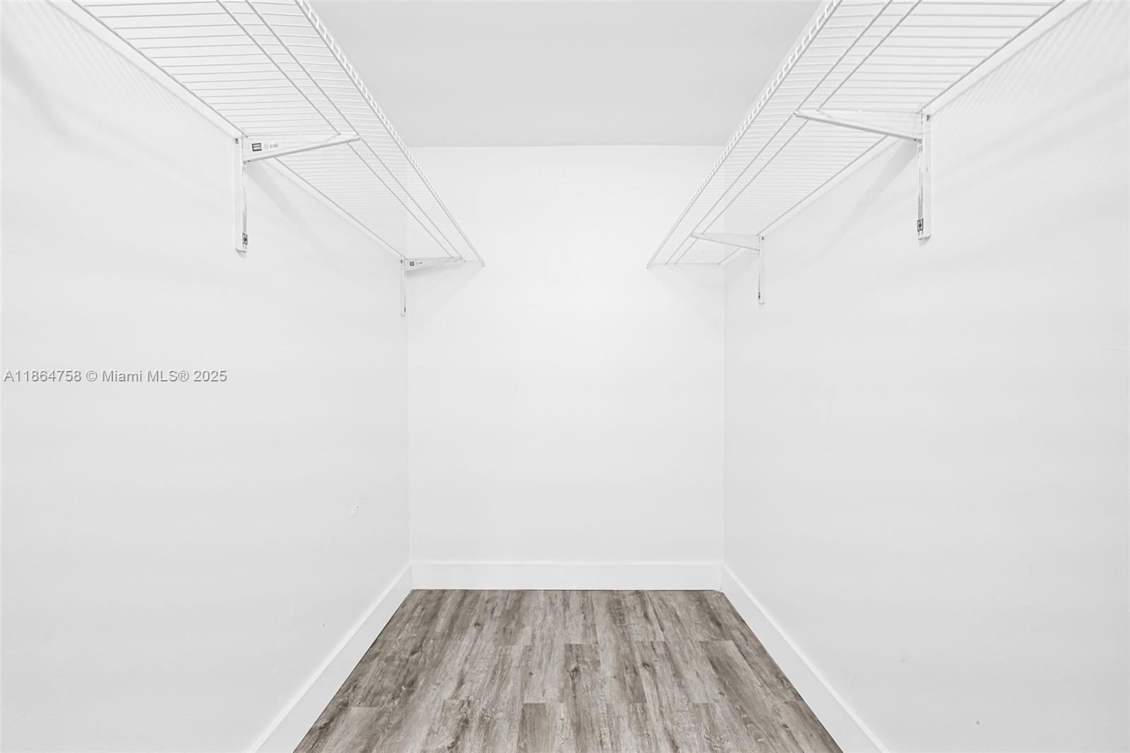 545 Trace Cir 101