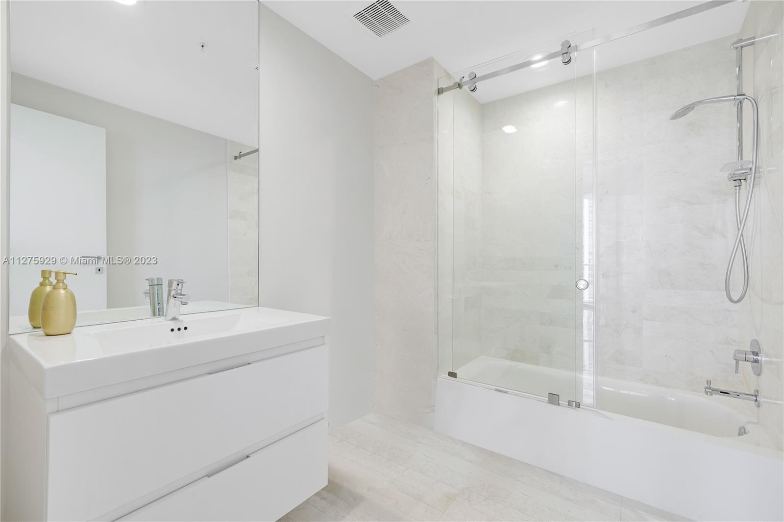 MARINA PALMS RESIDENCES S - Residential