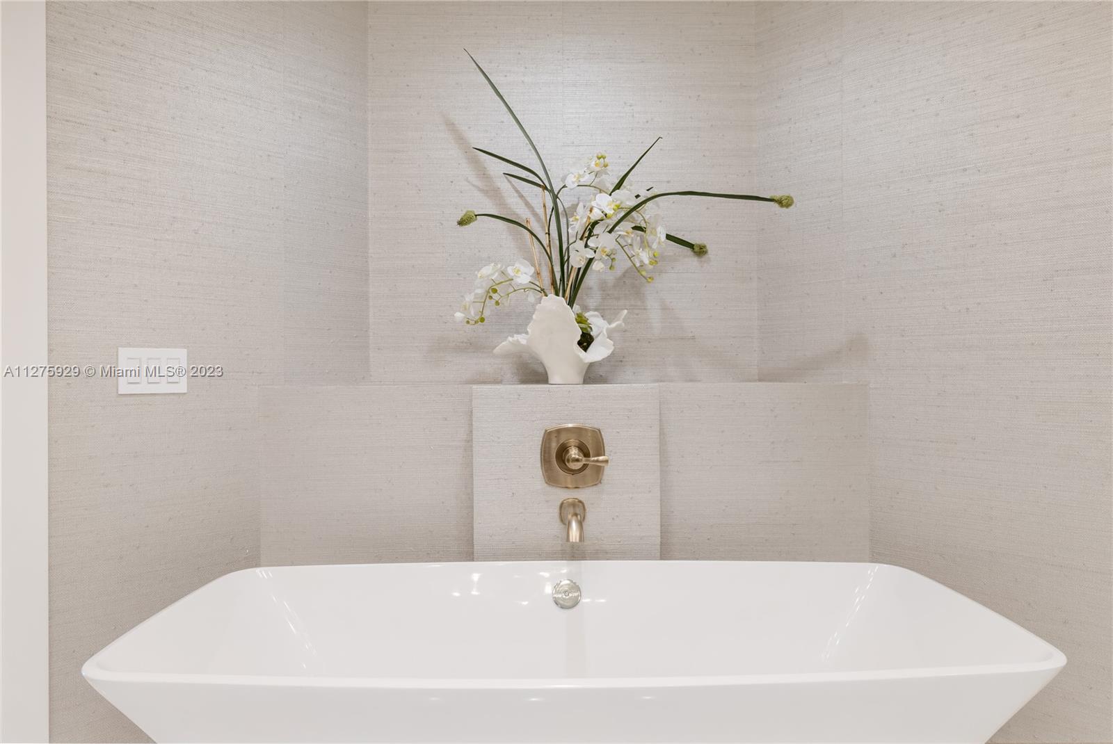 MARINA PALMS RESIDENCES S - Residential