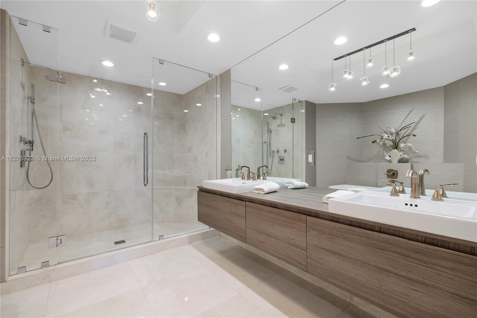 MARINA PALMS RESIDENCES S - Residential