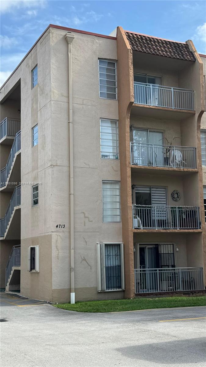 SUNSET VILLAS CONDO - Residential