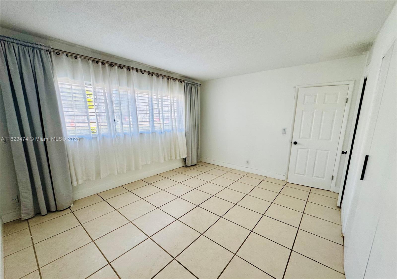 SEVENTEENTH GREEN CONDO - Residential