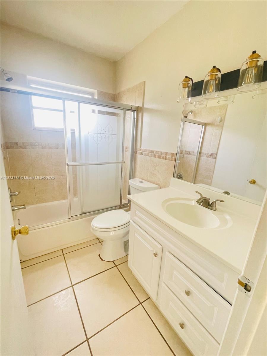 1420 Atlantic Shores Blvd 130, Hallandale Beach, Broward County, Florida - 1 Bedrooms  
1 Bathrooms - 