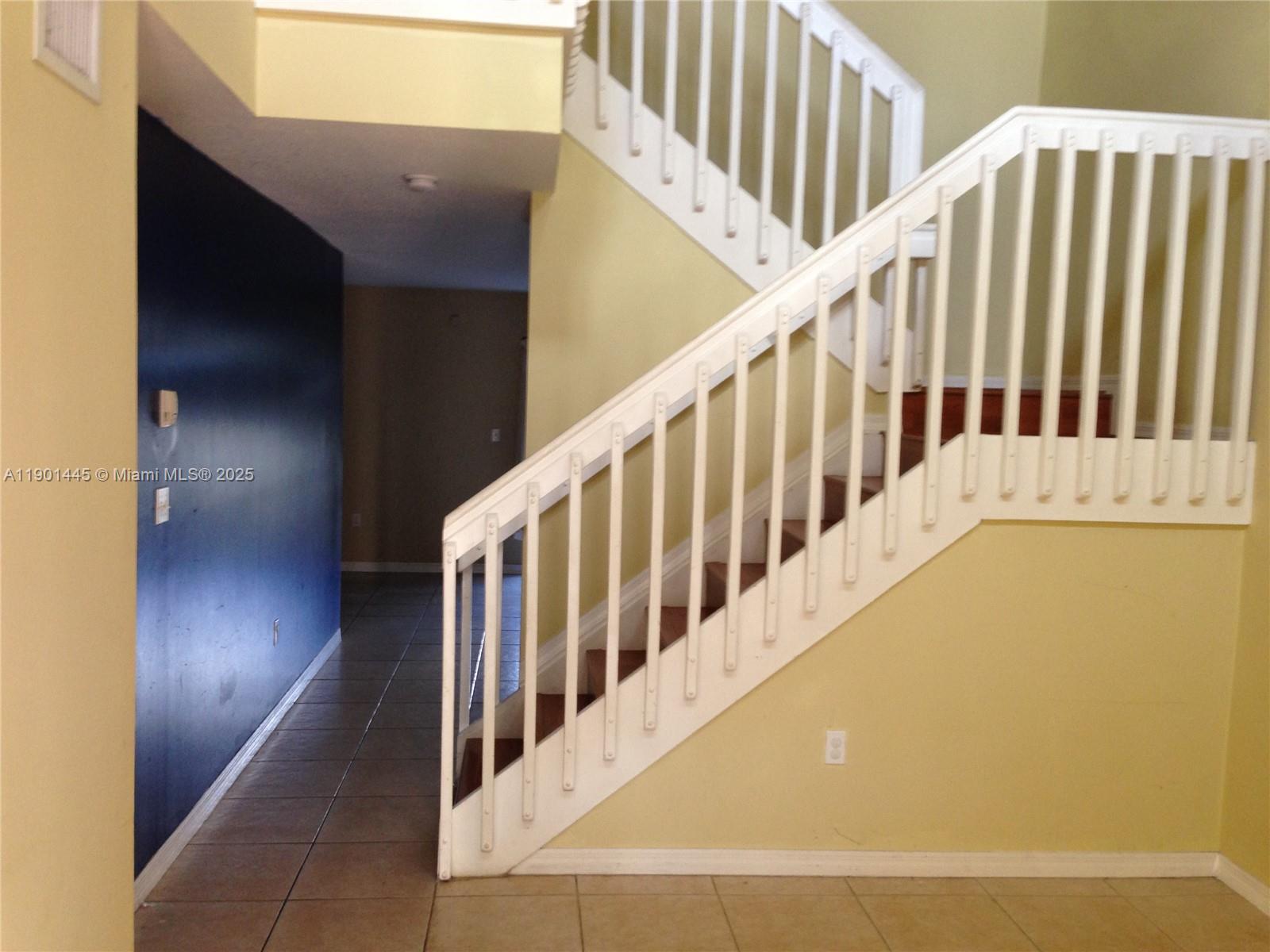 BONITA GOLF VIEW TOWNVILL - Residential