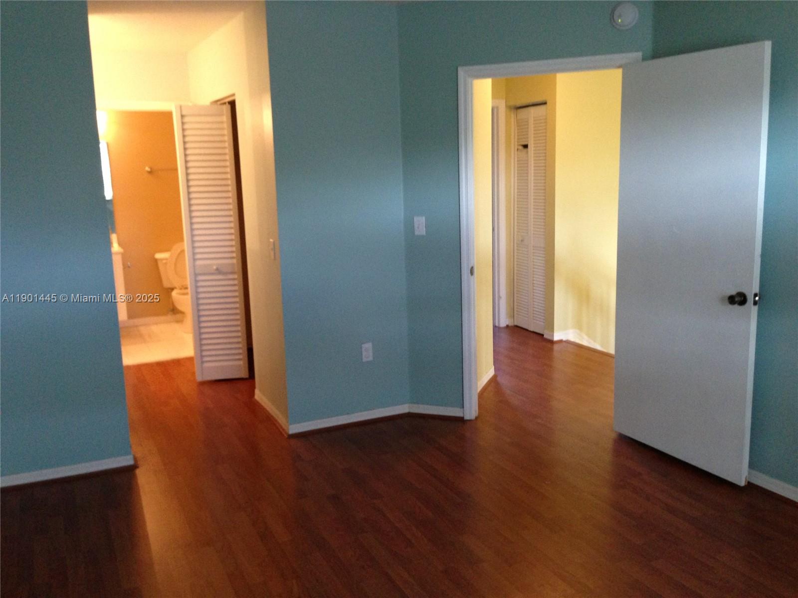 BONITA GOLF VIEW TOWNVILL - Residential