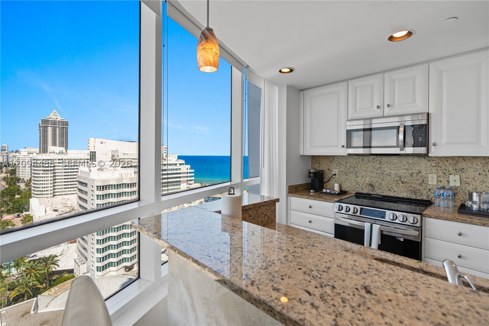 4401 Collins Ave 1815