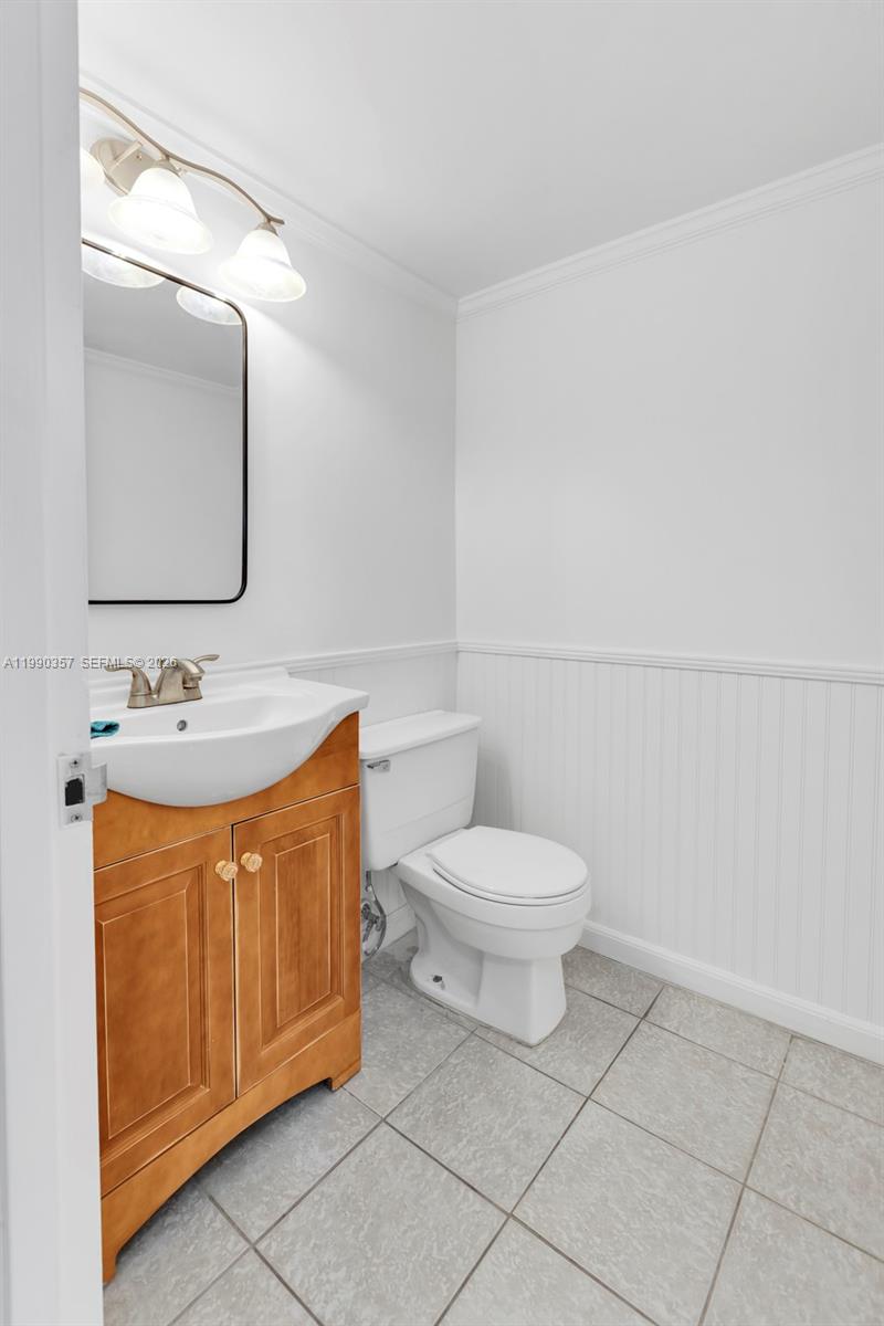 KINGS POINT BRITTANY COND - Residential