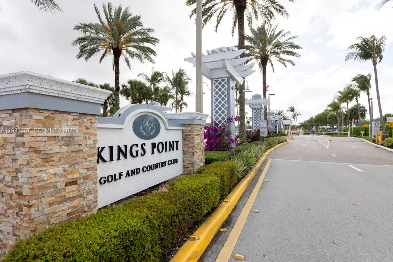 KINGS POINT BRITTANY COND - Residential