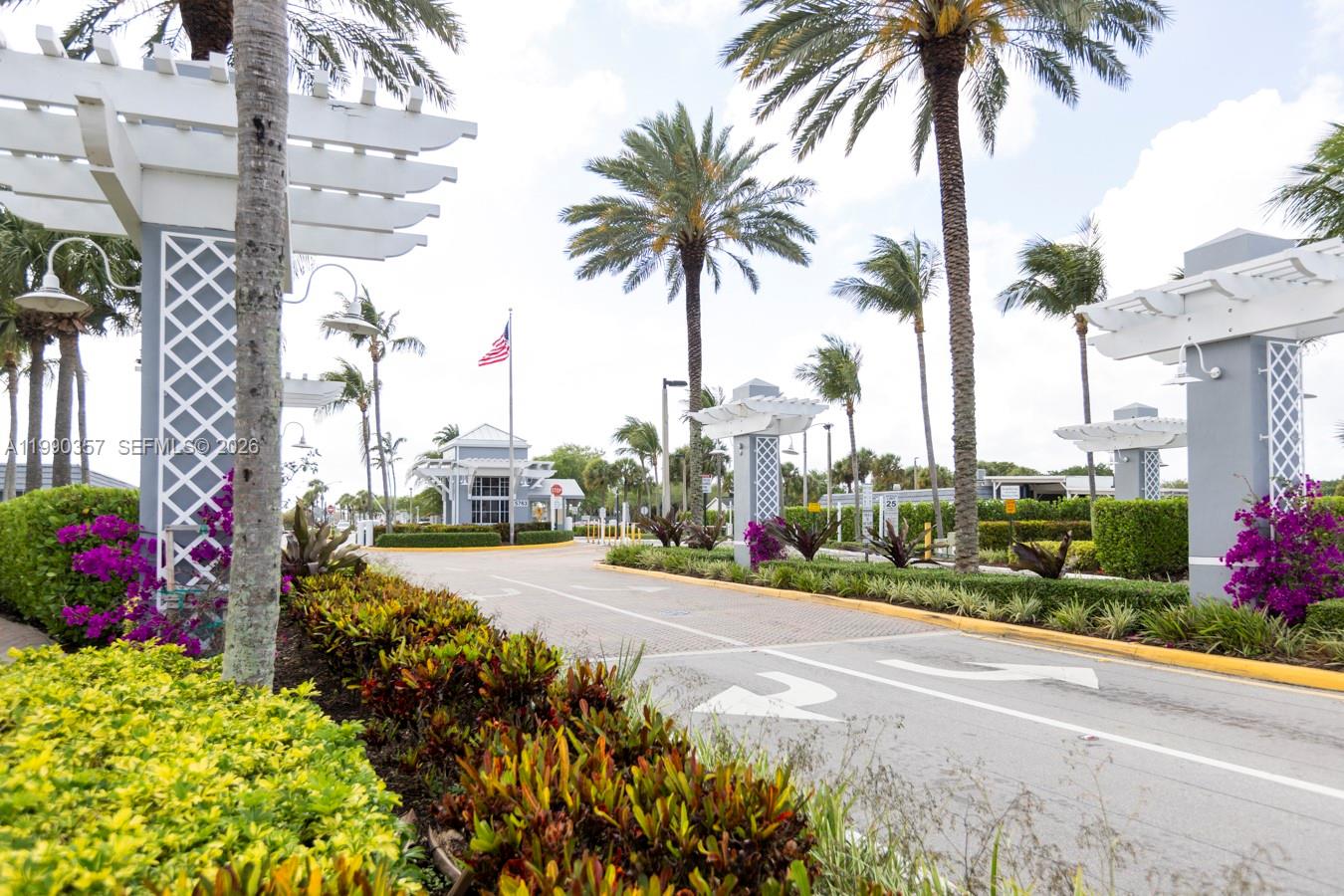 KINGS POINT BRITTANY COND - Residential