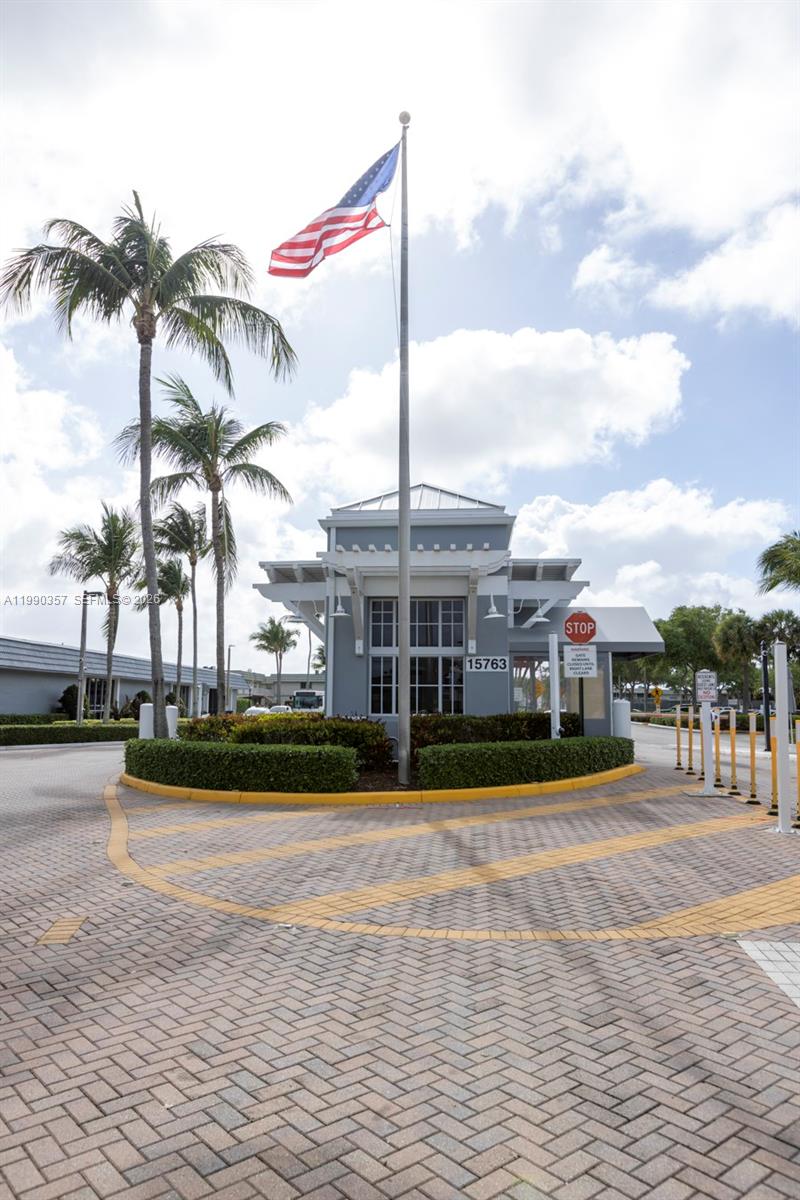 KINGS POINT BRITTANY COND - Residential