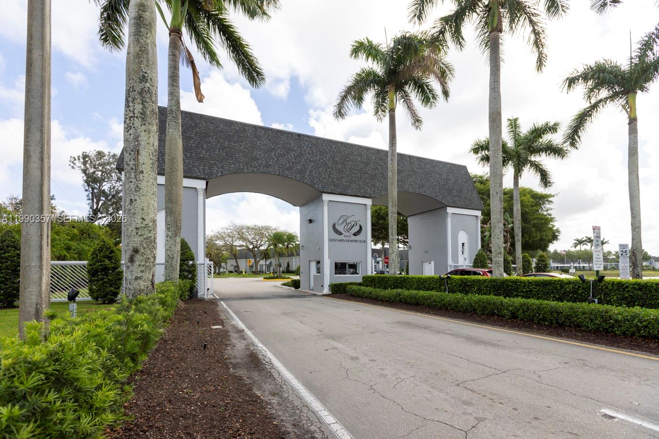 KINGS POINT BRITTANY COND - Residential