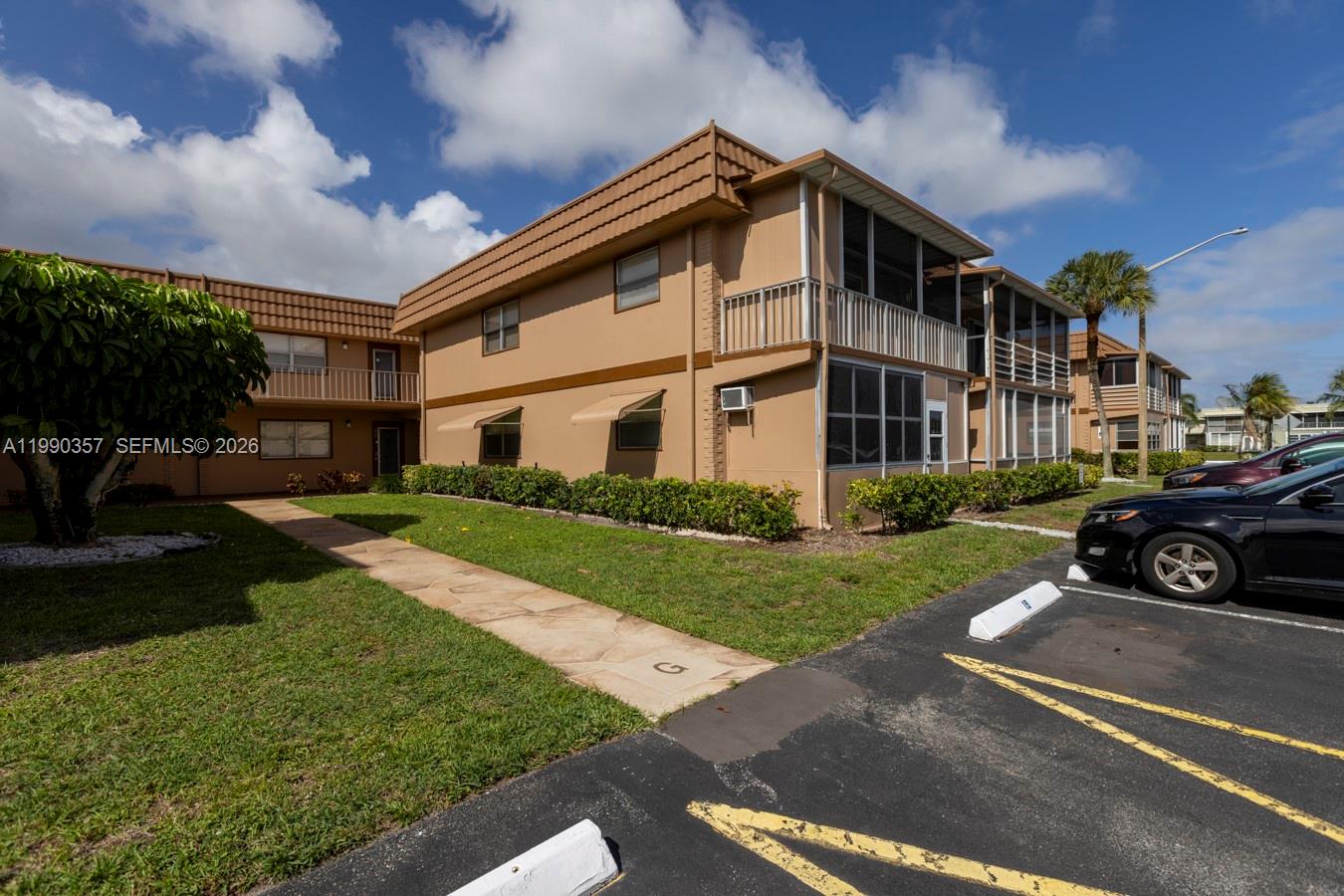 KINGS POINT BRITTANY COND - Residential