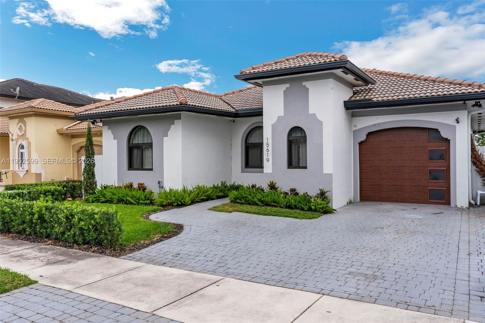 RIEUMONT ESTATES - Residential