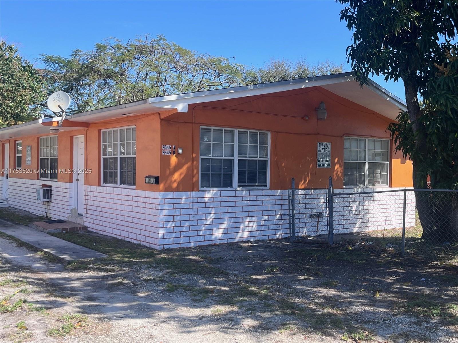 Rental Property at 2545 York St 2, Opa-Locka, Miami-Dade County, Florida - Bedrooms: 1 
Bathrooms: 1  - $1,400 MO.