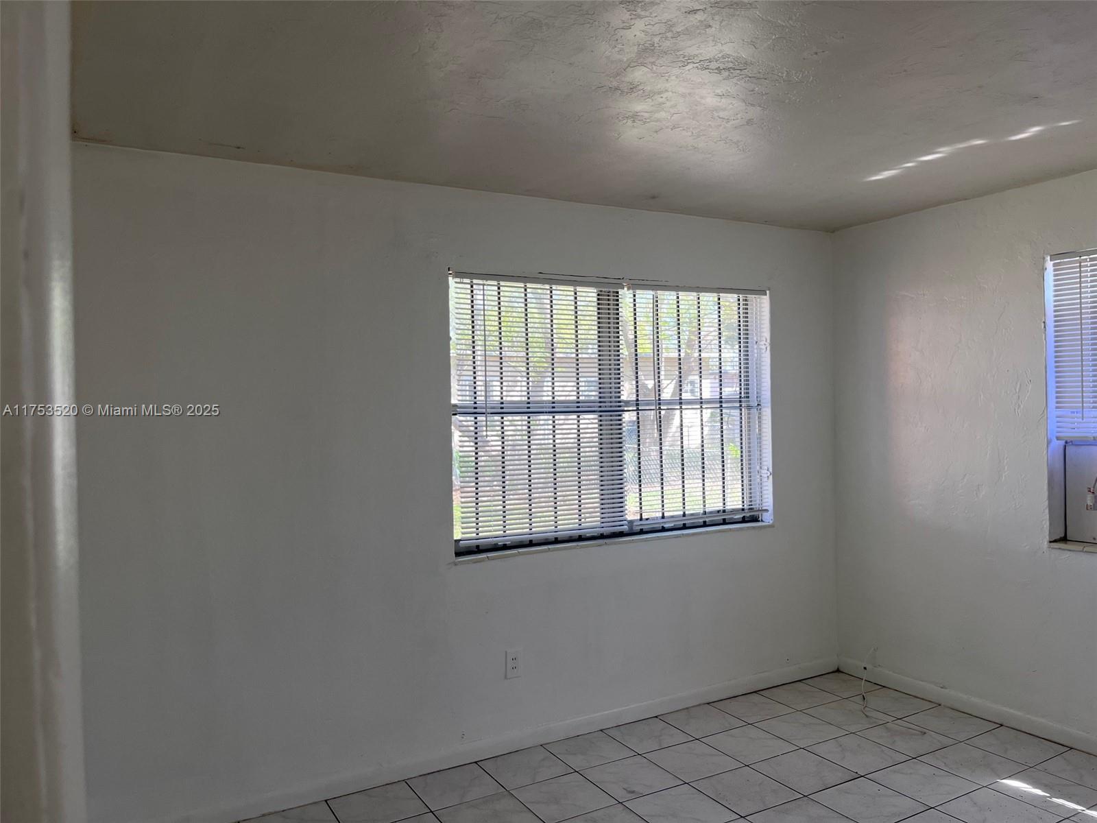 2545 York St 2