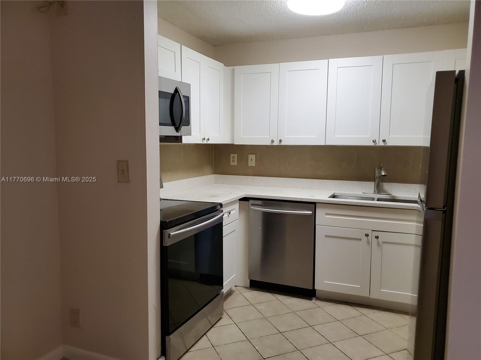 Rental Property at 2661 Riverside Dr 4, Coral Springs, Broward County, Florida - Bedrooms: 2 
Bathrooms: 1  - $1,690 MO.