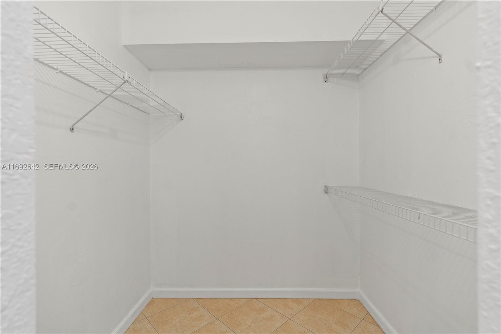 OMEGA CONDO NO 3 - Residential