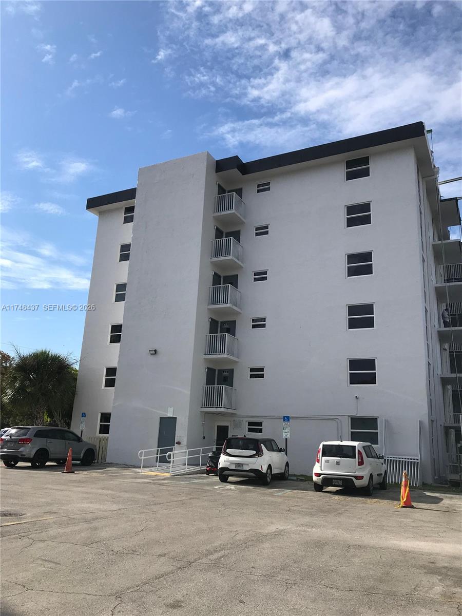 WOODSIDE APTS CONDO - Residential