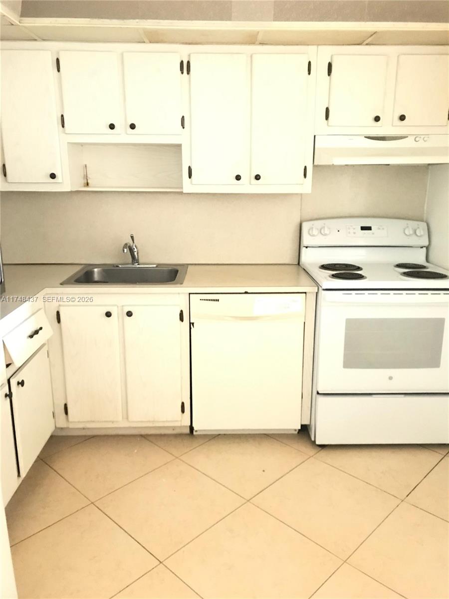 WOODSIDE APTS CONDO - Residential