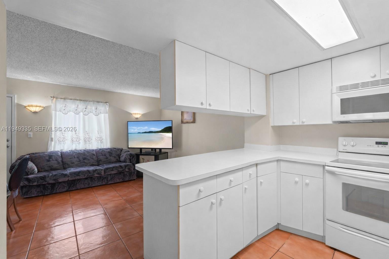 2178 W 60th St 18111