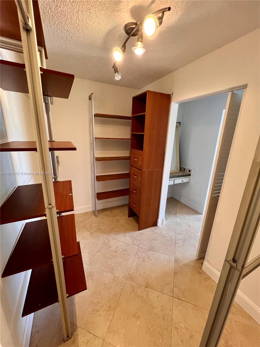 FAIRVIEW HOUSE CONDO - Residential Lease